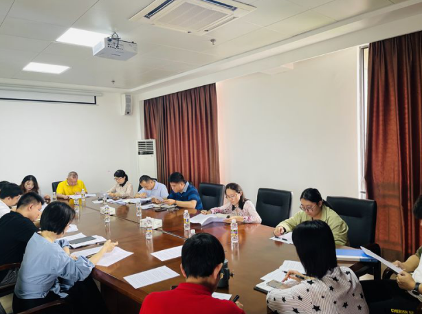 ?？谑协h(huán)境發(fā)展有限公司組織召開2022年政策法規(guī)業(yè)務(wù)能力提升第六次學(xué)習(xí)會